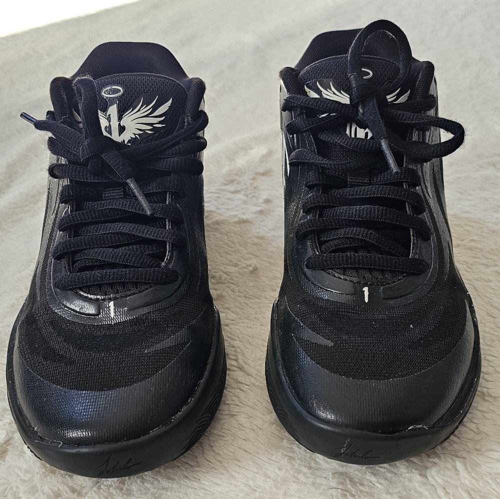 Puma MB.02 "Oreo" Black White Lamelo Ball  Basketball Shoe Boys Size 6 VEUC
